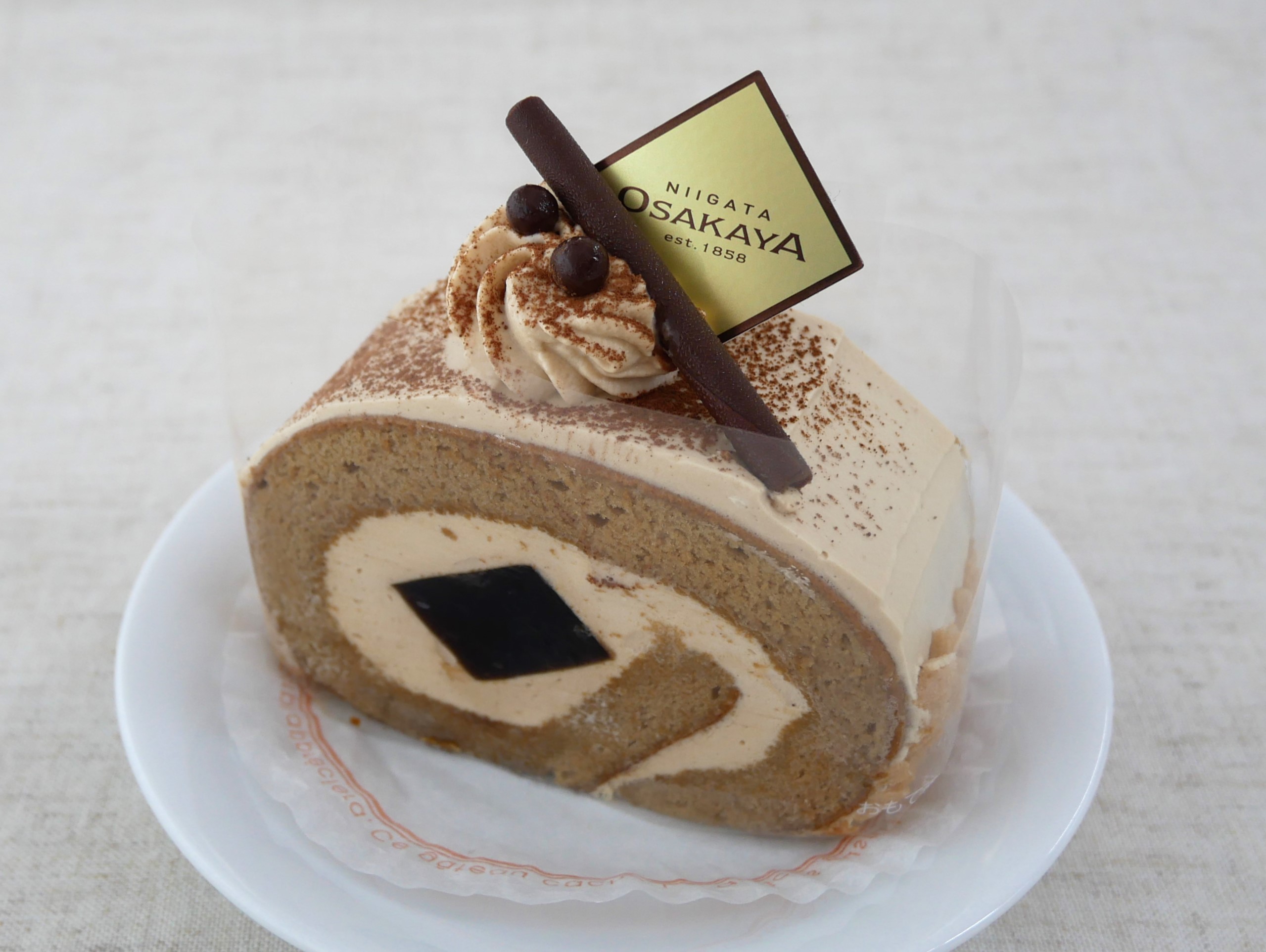 ロールケーキ♥️ピンクくま&小さな苺ショートケーキ